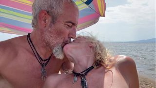 CHALLENGE – BLOWJOB ON THE BEACH – How long can you last cumming ( POV )